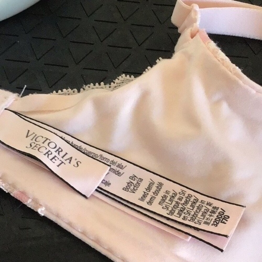 32DDD VICTORIA'S SECRET Womens Pink Lace Lined Underwire Back Closure Demi Bra - Picture 12 of 14